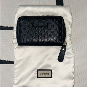 Gucci Black Leather Zip Wallet